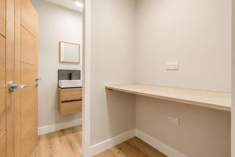 Castlefields Executive Property EweMove (18)