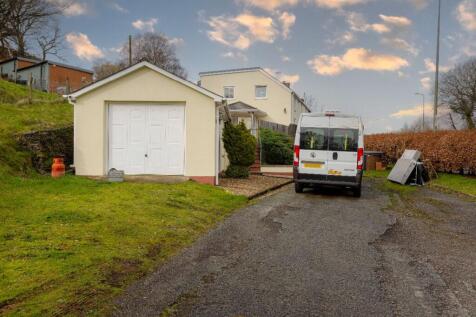 The land next to the garage, for which an applicat