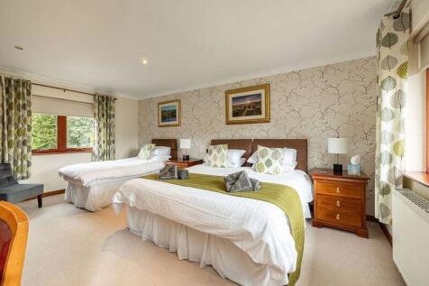 8 bed, 8 bath Detached in Leeds - Photo 11