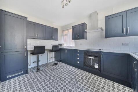 3 Constatine Avenue 3 (8).jpg