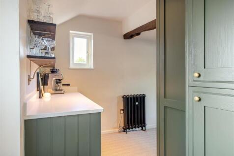8666724-interior17.jpg