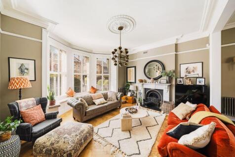 5 bed, 3 bath Detached in Bristol - Photo 5
