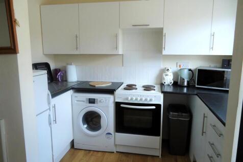 2 Kitchen .jpg
