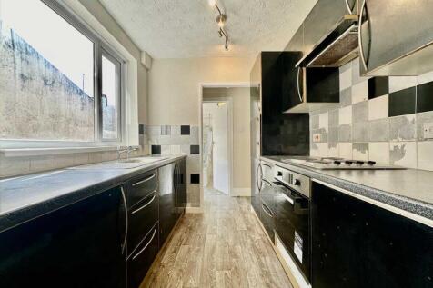 3 Bedroom House in PL4 0PT