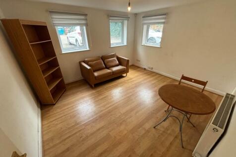 AVAILABLE NOW! A well-presented one-bedroom apartment in a period residential building, comprising a double bedroom, separate bathroom, fitted kitchen, and a bright lounge/diner.