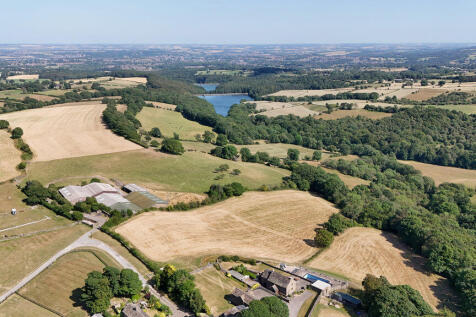 Views Towards Linacre Resevoirs