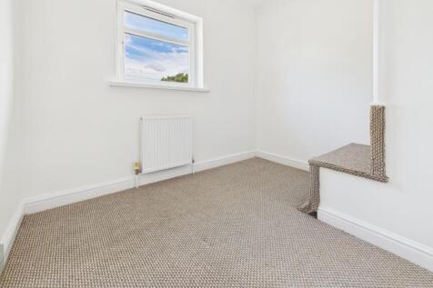 3rd Bedroom
Suitable for Office or Childs room