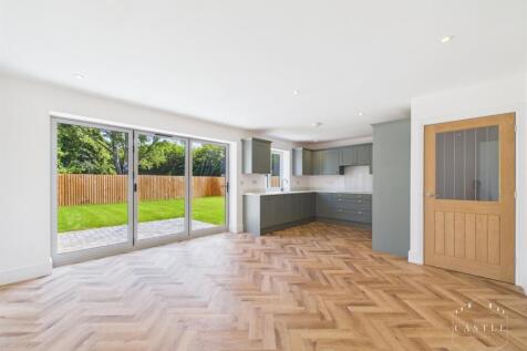 OPEN PLAN LIVING DINING KITCHEN