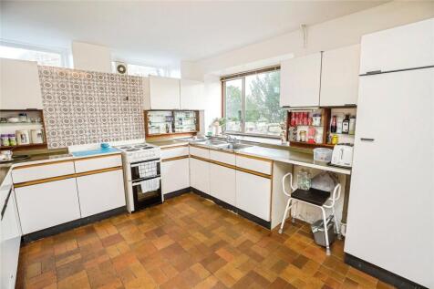 Kitchen/ Dining Room
