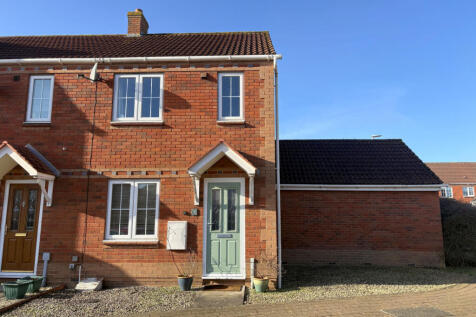 2 Bedroom End Terrace House for Sale