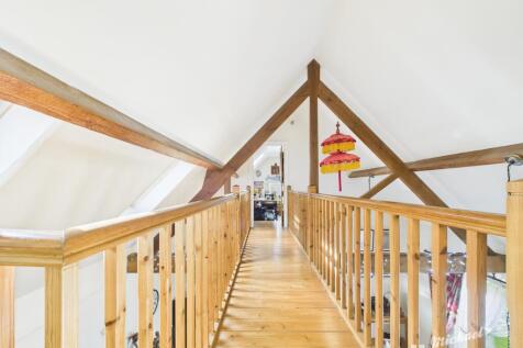 CAM02773G0-PR0357-STILL001