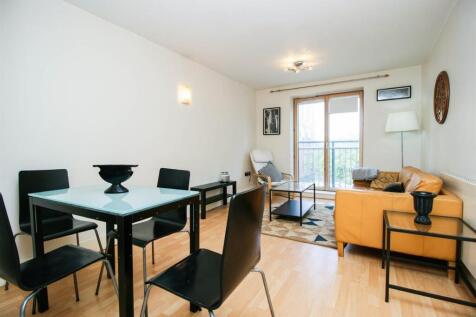 Well presented two bedroom two bathroom apartment close to Brindleyplace and Barclaycard Arena. Property is furnished, with separate kitchen with dishwasher and white goods included, spacious living r