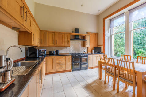 5 bed, 2 bath House in Glasgow - Photo 22