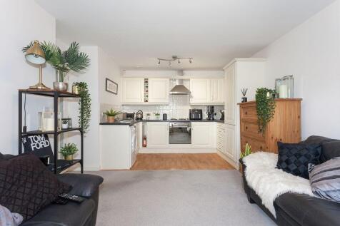 LOUNGE/KITCHEN