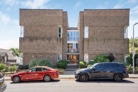 ** Zero Deposit Guarantee Available **
Available NOW- incredibly spaciouus three bedroom split level apartment in the catchment area for Churchfields school and just a short walk from South Woodford c
