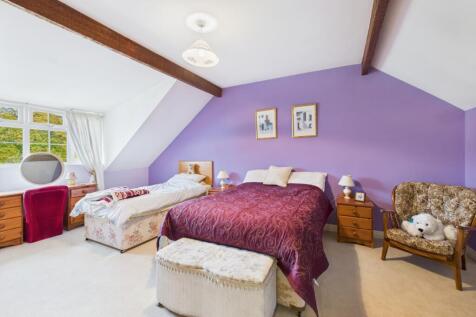 CAM03162G0-PR0352-STILL026