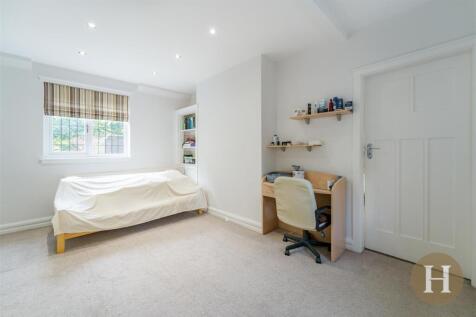 7 bed, 3 bath Detached in Birmingham - Photo 44