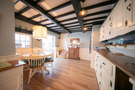 Kitchen & breakfast room