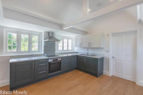 8 Kitchen.jpg
