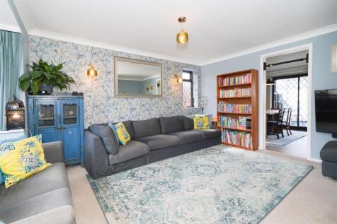 4 Stephenson Close-8.jpg