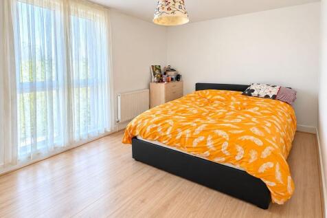 1 Bedroom Flat in EN3 7JB
