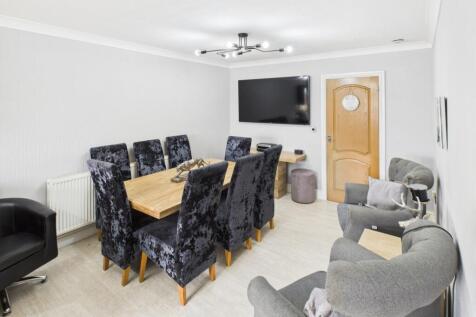 CAM04233G0-PR0027-STILL005