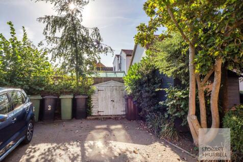 Garage & Parking