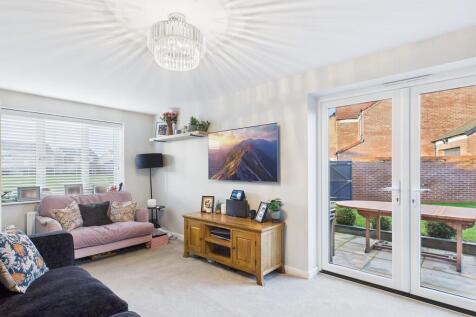 10 Howes Road, Br...