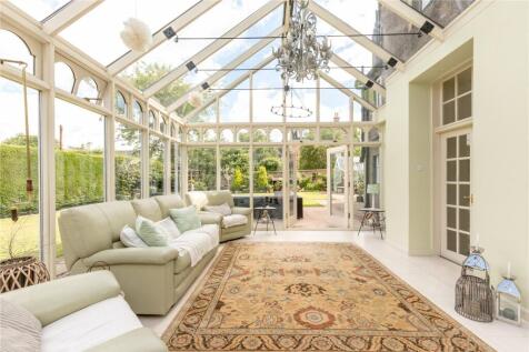 6 bed, 3 bath Detached in Edinburgh - Photo 9