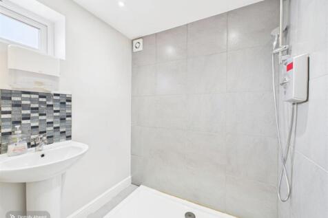 Studio shower room