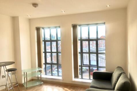 REF: 146
Eight8 Property are pleased to offer this contemporary studio apartment on the 4th floor at the very popular St Pauls Place. Situated on the edge of the jewelry quarter and in easy walking di