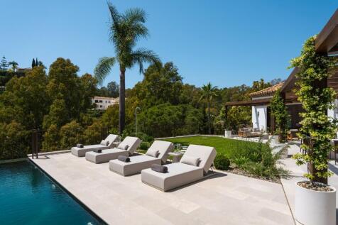 POOL DECK