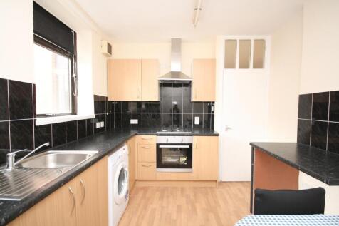 Charming 2-Bedroom Conversion Flat on Warltersville Road, Crouch Hill This delightful two-bedroom conversion or 3 bedroom without a lounge apartment is perfectly situated on the sought-after Warltersv
