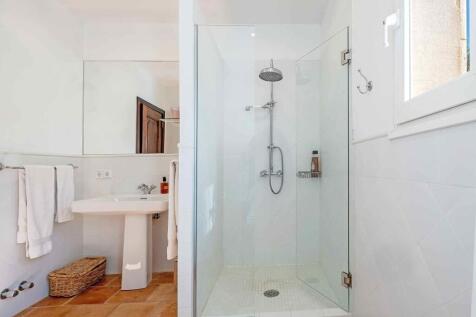 19-la mola-Mediterrane Villa im Fincastil mit spektakulaerem Meerblick und Vermietungslizenz-kaufen-dusche