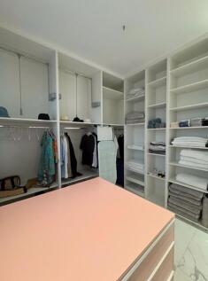 Walk-in Wardrobe