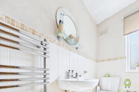 CAM01543G0-PR0135-STILL010