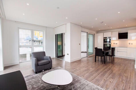 A magnificent 2 bedroom, 2 bathroom apartment in Aldgate East location. Situated just a stones through from Aldgate East station, as well as a couple of minutes walk to Fenchurch Street, Liverpool Str