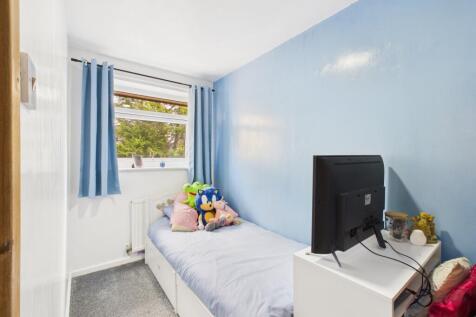 CAM03729G0-PR0163-STILL004