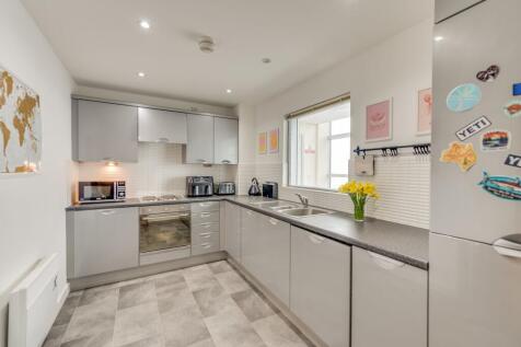KITCHEN/DINER AND LOUNGE