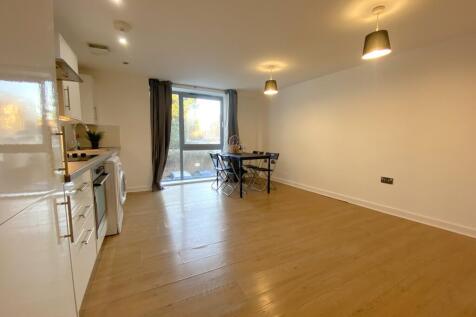 Lounge Kitchen b