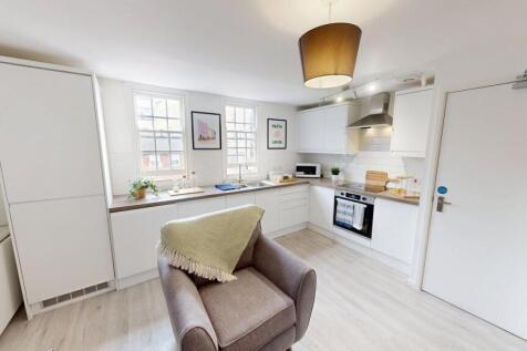 3 Bedroom Flat in BS1 5PJ