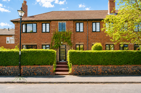 Front of house (1)