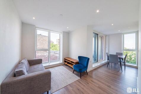 A beautifully appointed one-bedroom apartment within the sought-after Woodberry Down development, offering contemporary living with access to exceptional resident amenities including a swimming pool,