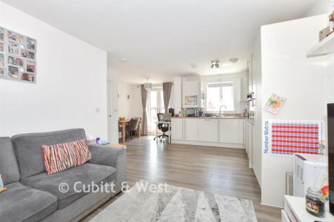 Kitchen/ Lounge/ Diner