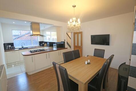 Open Plan Kitchen / Dining Room