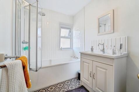 bathroomshot1