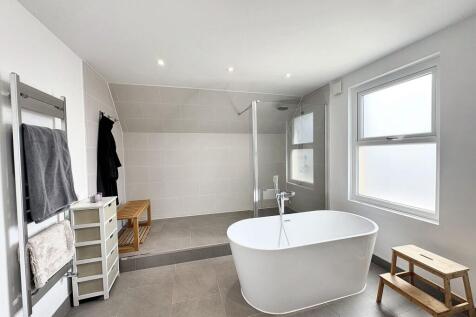 Bath &amp; Shower Room