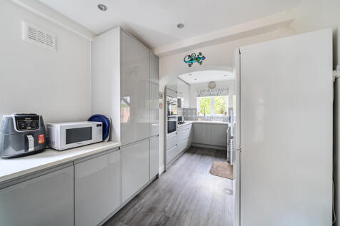 1348903-6-68b9750...