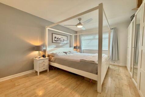 D/S Bedroom 1