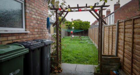 3 Bedroom Terraced in LN5 7TH